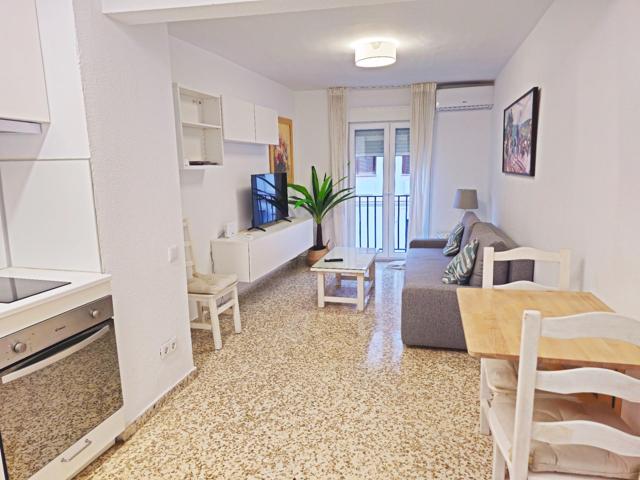 Estupendo apartamento con LICENCIA TURISTICA junto a La Campana photo 0