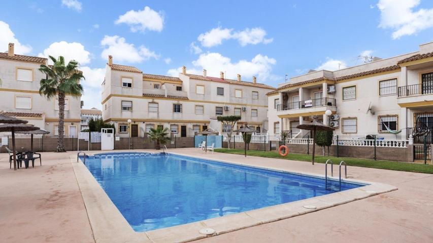 Unifamiliar Pareada En venta en Las Filipinas, Orihuela Costa photo 0