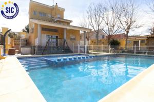 ESTUPENDO CHALET SEMINUEVO EN URB BALCON DE MONTROY photo 0