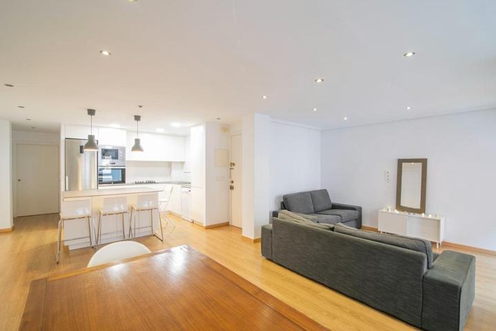 REFORMADO: TRES HABITACIONES, DOS BAÑOS, ASCENSOR EN RUZAFA photo 0