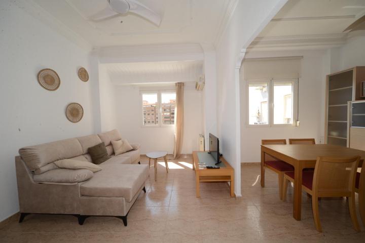 Preciosa vivienda de alquiler amueblada y reformada con vistas al parque Manuel Granero photo 0