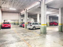 Amplia plaza de garaje en Venta con puerta automática photo 0