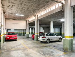 Amplia plaza de garaje en Venta con puerta automática photo 0