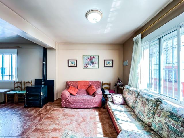 Casa en venta en Roma, Requena photo 0
