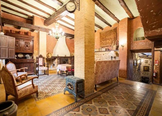 ¡Oportunidad única! Se vende una encantadora casa en Requena photo 0