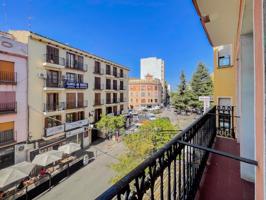 Te presentamos un espectacular dúplex en la Plaza El Portal, Requena photo 0