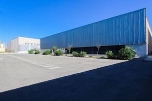 Oportunidad de inversión: Venta de Naves Industriales en Excelente Ubicación photo 0