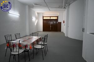 Oportunidad única en Xirivella! Amplio local en venta de 147 m2. photo 0