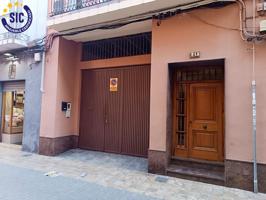 GRAN LOCAL COMERCIAL EN EL CENTRO DE CARCAIXENT – UBICACIÓN INMEJORABLE photo 0