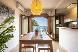 Apartamento en alquiler en el corazón de Port Saplaya photo 0