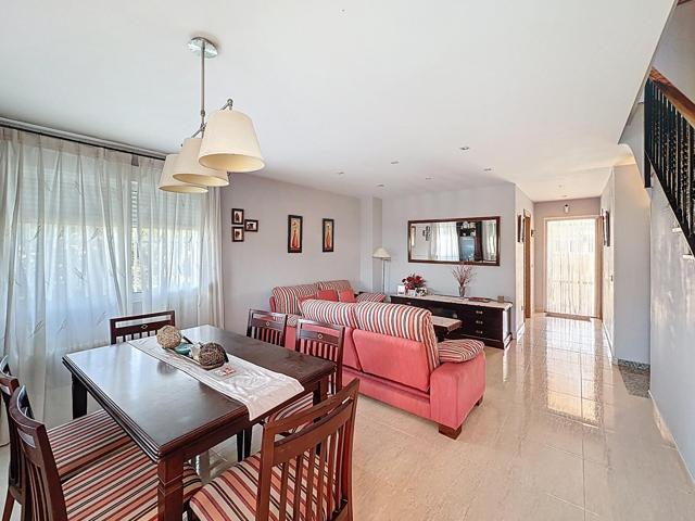 Unifamiliar En venta en Les Palmeres, Sueca photo 0