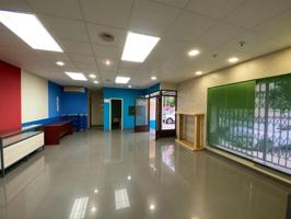 Local de 90 m² con 2 escaparates en Av. José Vidal Canet – Carcaixent photo 0