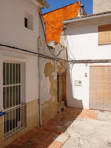 Solar urbano en pleno casco antiguo de Simat de la Valldigna – Gran oportunidad de construcción photo 0