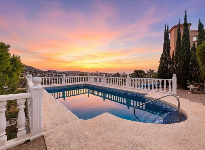 Chalet en Maryvilla, Calpe: Un Santuario Sensorial con Vistas Inigualables photo 0