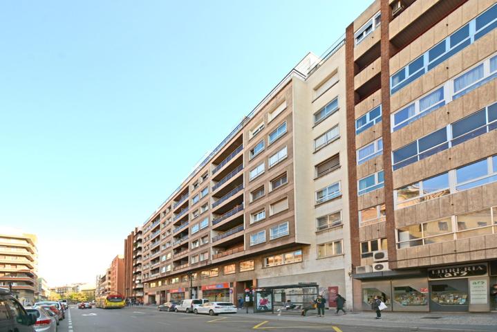 PISO DE 190 M² ÚTILES CON TRASTERO Y OPCION DE 2 PLAZAS DE GARAJE EN PLENO CENTRO - C- COSO photo 0