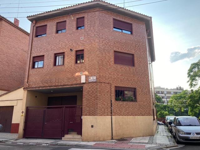 PISO EN ALQUILER DE 2 DORMITORIOS CON GARAJE EN EL BARRIO DE SAN JOSE - C- BLASCO IBAÑEZ photo 0