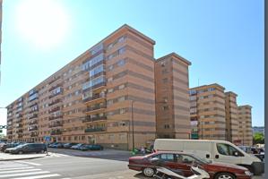 PISO DE 3 HABITACIONES CON TRASTERO EN LA PAZ - C- MEDINA ALBAIDA photo 0