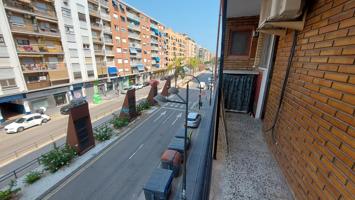 ** TU PROXIMA INVERSIÓN CON NOSOTROS ** Te presentamos esta vivienda en la Calle Santos Justo y Pastor. Tanto si buscas una propiedad para vivir o como inversion y alquilar. photo 0