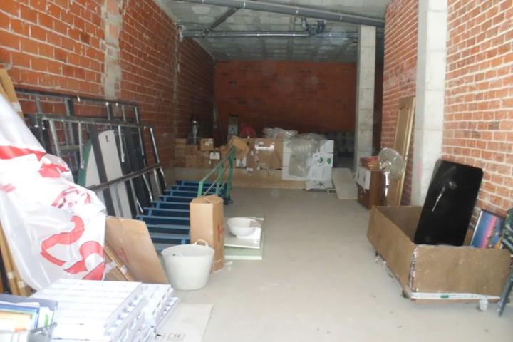 Local comercial en Avda. Llombo - Ontinyent photo 0