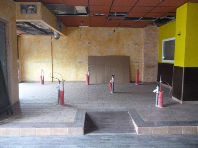 Local comercial con salida de humos en zona Almaig - Ontinyent photo 0
