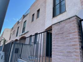 Vivienda adosada en Faura, con encanto, muy bien equipado, buen vecindario, zona tranquila y con vistas despejadas. photo 0
