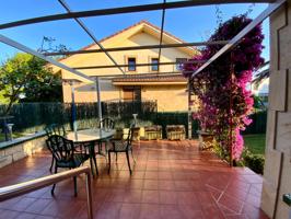 Exclusivo chalet de lujo en Loredo. photo 0