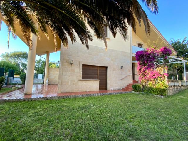 Exclusivo chalet de lujo en Loredo. photo 0