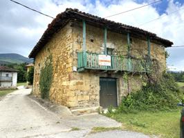 Casa de piedra de unos 300 metros cuadrados con terreno en Sobreviñas de Mena photo 0