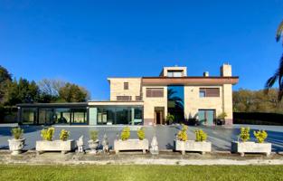 Espectacular villa con piscina rodeada de naturaleza photo 0