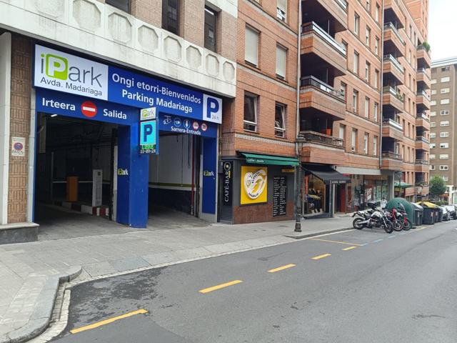Vendemos por separado tres amplias parcelas en el centro de Deusto photo 0