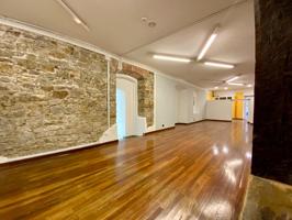 Local con encanto en calle peatonal photo 0