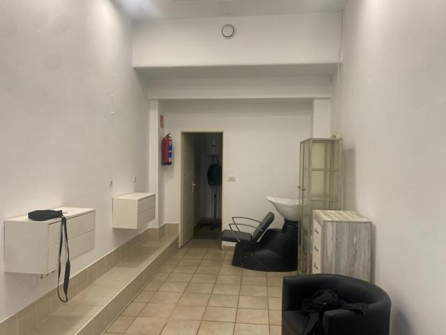 Local comercial en alquiler photo 0