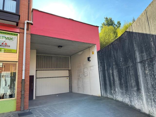 ¡¡GARAJE Y TRASTERO EN EL CENTRO DE ZALLA!! photo 0