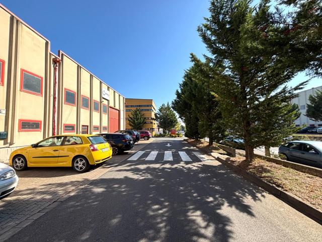 Nave industrial en el campillo photo 0