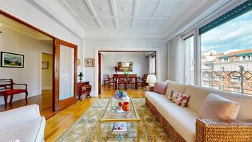 Amplitud, luz y ubicación inmejorable photo 0