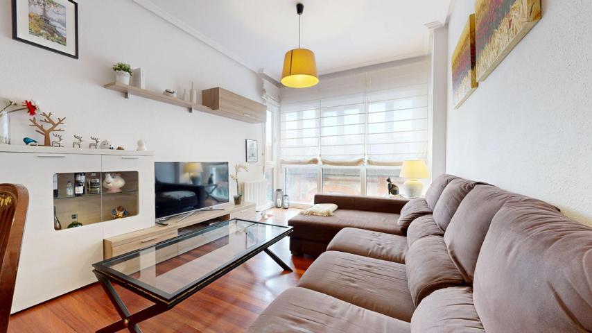 Piso reformado junto a la estación photo 0