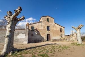 Impresionante Masia del S XVI apta para vivienda o negocio photo 0