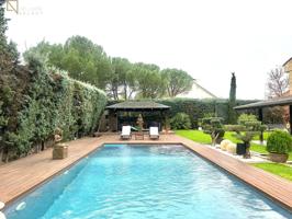 Exclusivo Chalet Independiente en Las Rosas: Un Hogar de Ensueño photo 0