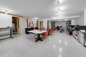 Amplio bajo de 180 m², perfecto para oficina o trasteros en Torrevieja photo 0