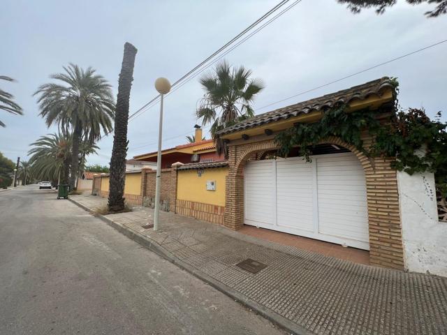 Chalet a la venta en Cabo Roig photo 0