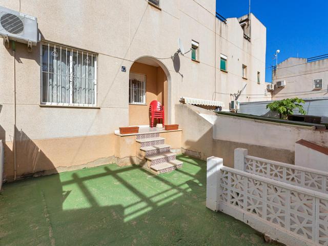 Tu rincón de tranquilidad en Los Balcones, Torrevieja. 1 habitación + 1 baño y terraza de 25m2 SUR!! photo 0