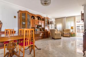 Apartamento a la venta en el Paseo Marítimo de Torrevieja photo 0