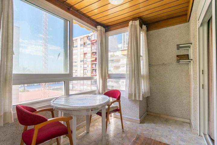 Apartamento a la venta en el Paseo Marítimo de Torrevieja photo 0