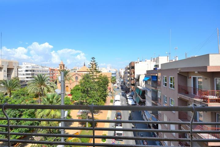 Apartamento exclusivo en el corazón de Torrevieja con vistas inigualables photo 0