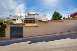 CHALET INDEPENDIENTE EN LOS BALCONES, TORREVIEJA photo 0