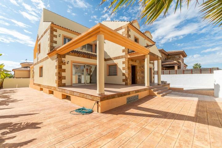 Villa en Urbanización Aguas Nuevas (Torrevieja ) photo 0