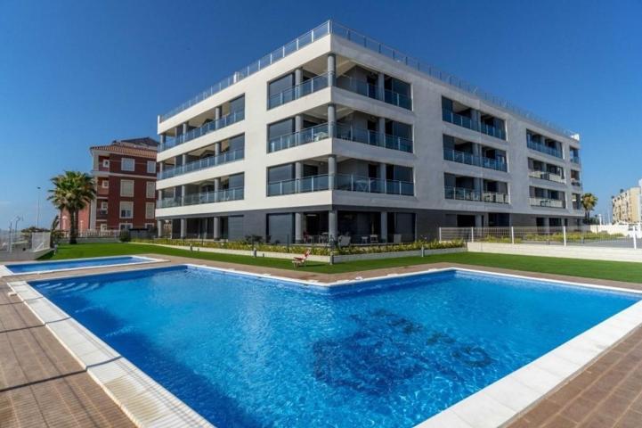 Apartamento con vistas al mar en una urbanización moderna a 50m de la playa de La Mata. photo 0
