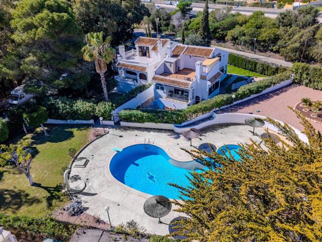 Chalet a la venta en Orihuela Costa photo 0