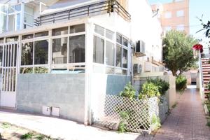 Bungalow a la venta en Torrevieja photo 0