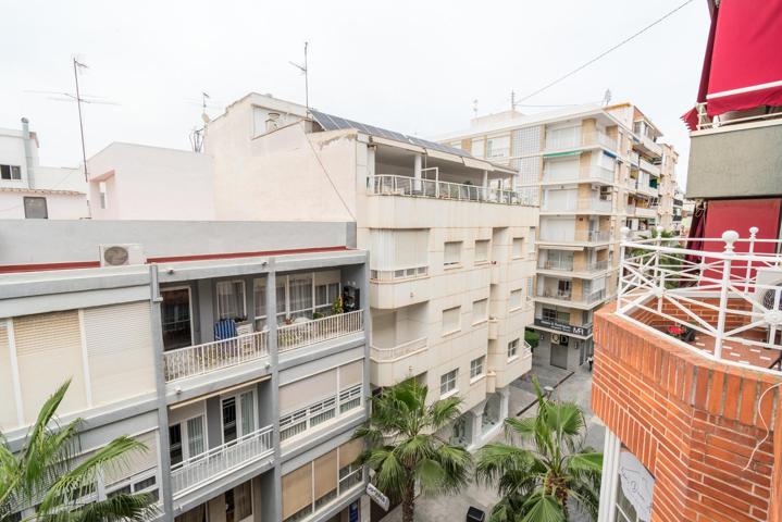¡Oportunidad para inversores en pleno centro de Torrevieja! photo 0